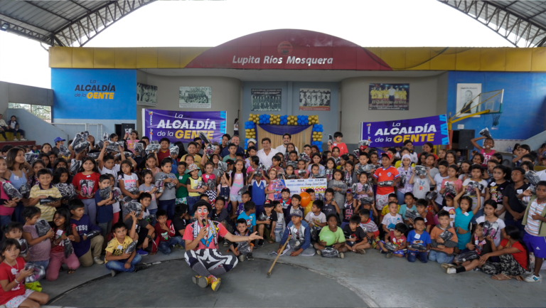 300 NIÑOS Y NIÑAS RECIBIERON CALZADO  MÁS ESTÍMULO PARA EL ESTUDIO A CAMBIO DE ABANDONAR EL TRABAJO INFANTIL.